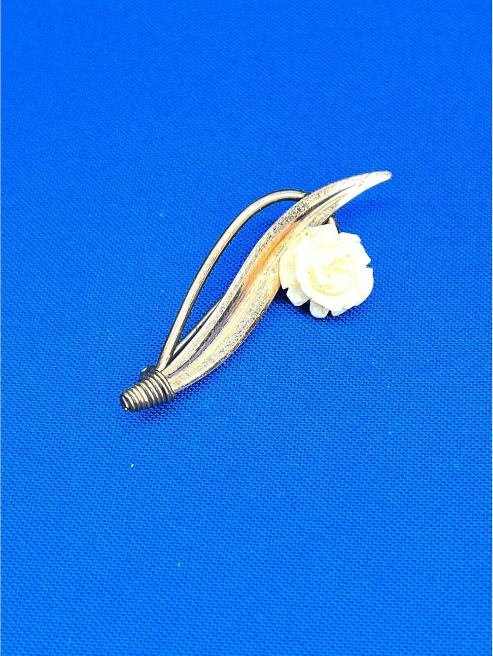 #48 12KT Gold Filled WRE Richardβs Brooch Flower Celluloid 1940βs